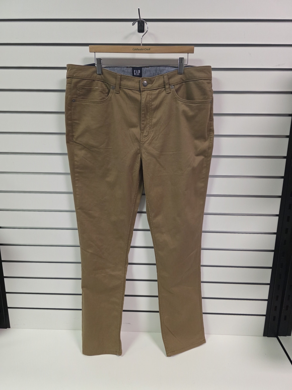 GAP Men's Classic Fit Khaki Pants - Brown